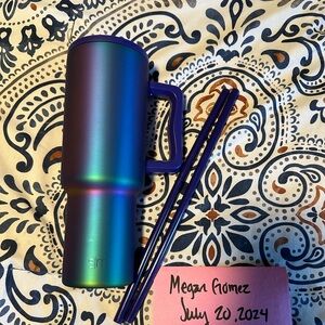 BNWT Simple Modern 40 oz Prism Tumbler